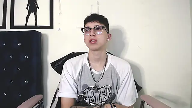  Thomas hot  online show from September 24, 2:11 am