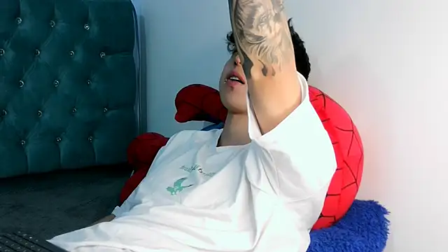  Thomas hot  online show from February 20, 5:04 am