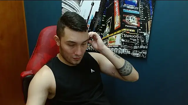 Snapshot of Airon_Blade chatting on December 8, 10:14 pm Airon Blade online show from December 8, 10:14 pm