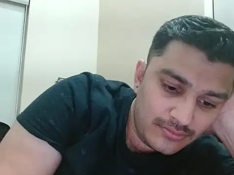 robintoit online show from April 15, 7:58 pm