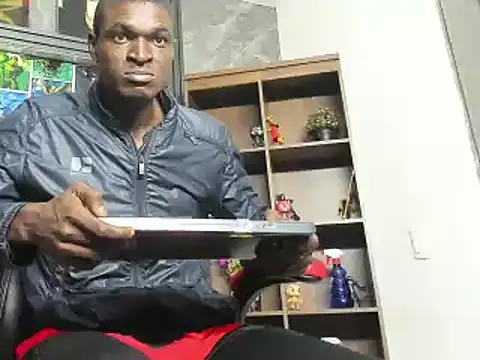 Snapshot of Terrance_z chatting on January 5, 4:58 am Terrance z online show from January 5, 4:58 am