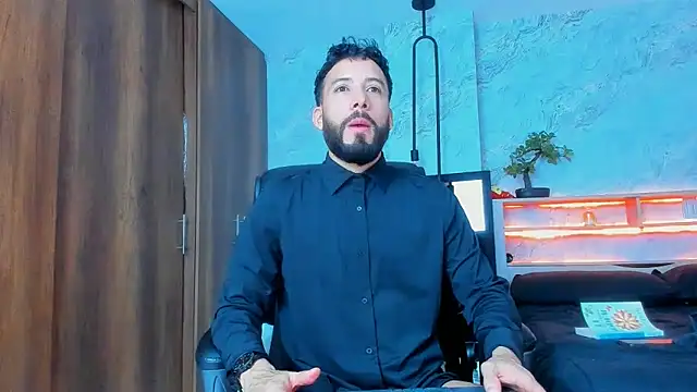 Snapshot of bruno_woods chatting on February 28, 7:03 pm bruno woods online show from February 28, 7:03 pm
