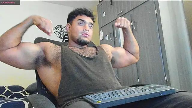 Big furry bear13 online show from December 14, 7:36 pm