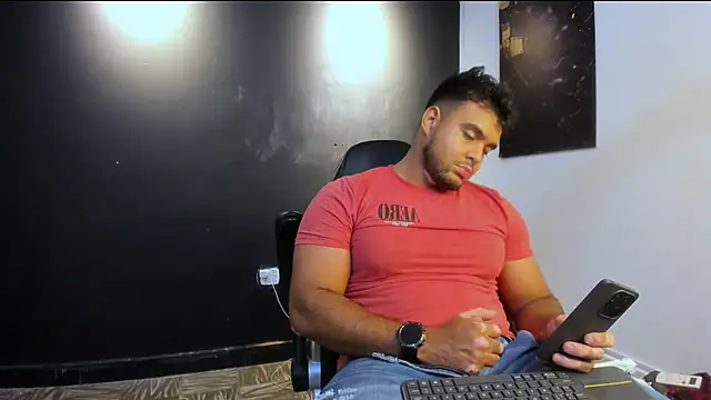 Big furry bear13 online show from April 11, 5:14 am