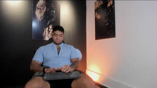 Big furry bear13 online show from October 25, 7:10 am