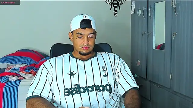 Big furry bear13 online show from December 29, 4:05 am