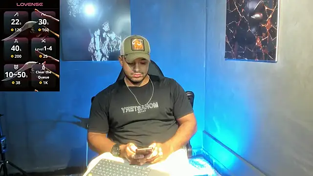 Big furry bear13 online show from September 9, 4:45 am