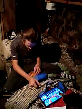 hothippie420 online show from November 29, 2:02 am