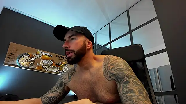 AronGrant online show from December 18, 9:04 am