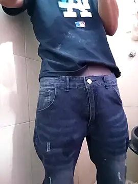 Flaquito pitudo online show from November 17, 1:30 am