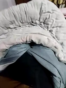 studboy1111 online show from December 19, 10:56 am