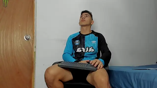 andrew rose  online show from March 9, 6:46 pm