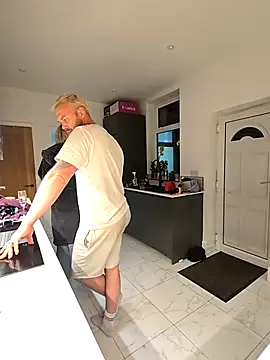 m married online show from November 1, 6:39 am