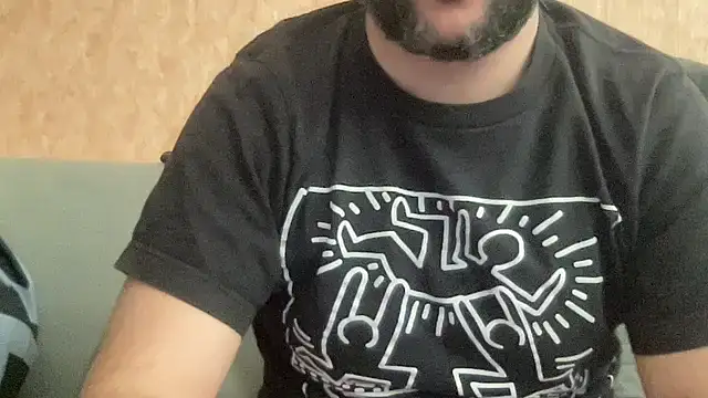 Snapshot of RedDante89 chatting on February 18, 9:10 am RedDante89 online show from February 18, 9:10 am
