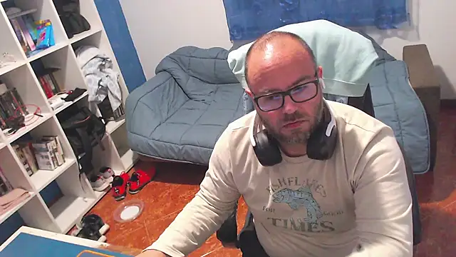 ravingr4d4 online show from May 13, 9:12 pm