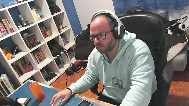 ravingr4d4 online show from November 18, 11:15 pm