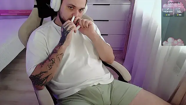 ChillyXO online show from March 2, 11:28 am