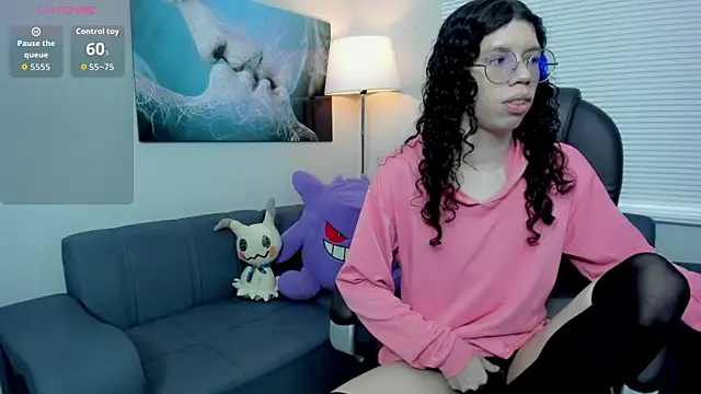 Snapshot of Angel_Dust18 chatting on October 19, 3:15 pm Angel Dust18 online show from October 19, 3:15 pm