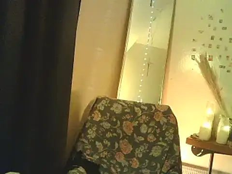 Snapshot of DaddyQuimHot chatting on December 14, 3:51 am DaddyQuimHot online show from December 14, 3:51 am