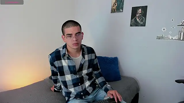 Snapshot of Ares_Johnson chatting on January 3, 1:58 pm Ares Johnson online show from January 3, 1:58 pm