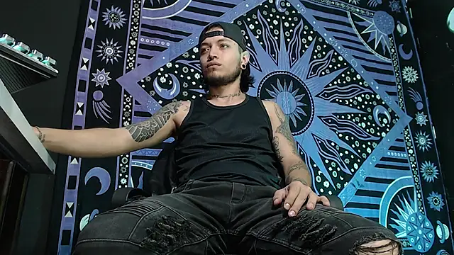 Dicaprioo  online show from February 18, 8:26 pm