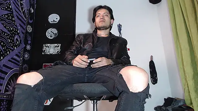 Dicaprioo  online show from December 16, 1:31 am