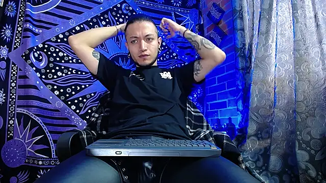 Dicaprioo  online show from October 3, 6:46 pm