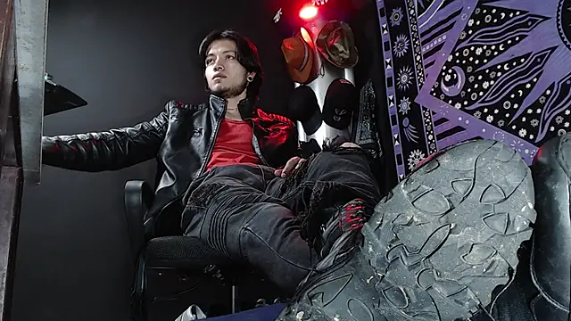 Dicaprioo  online show from March 8, 7:40 pm