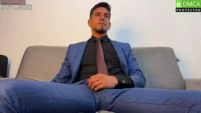 Tom blunt96 online show from May 27, 2:25 pm
