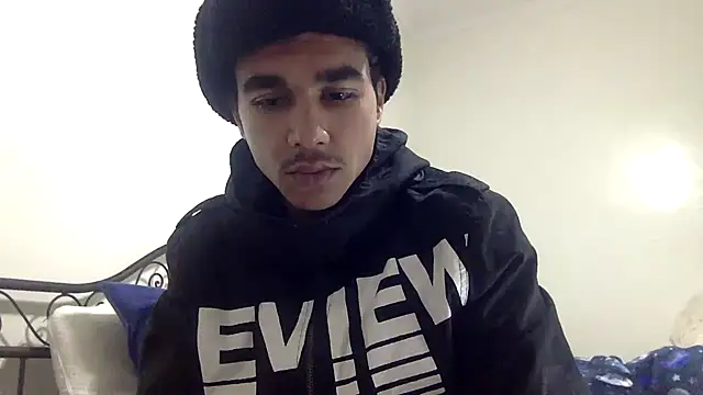 boycudi online show from December 11, 8:16 pm