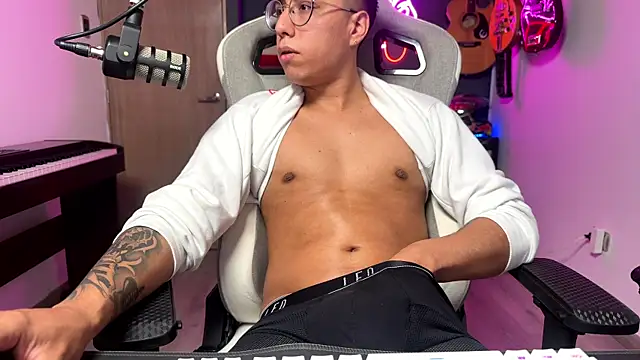 granxarma960 online show from December 17, 6:24 am