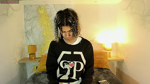 Snapshot of Maxim-Walker chatting on January 25, 3:09 am Maxim-Walker online show from January 25, 3:09 am