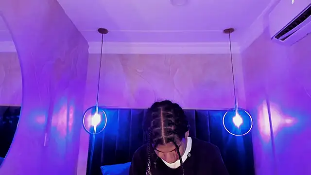 Maxim-Walker online show from November 27, 3:32 am