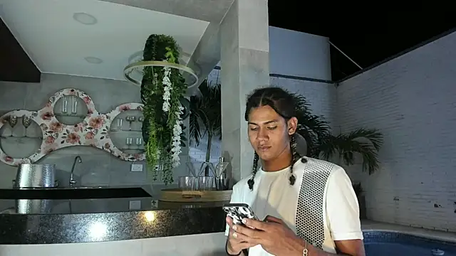 Maxim-Walker online show from November 7, 3:21 am