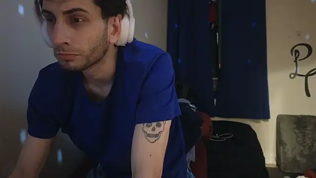 Snapshot of pantslesstraveler_plt chatting on February 25, 12:55 pm pantslesstraveler plt online show from February 25, 12:55 pm