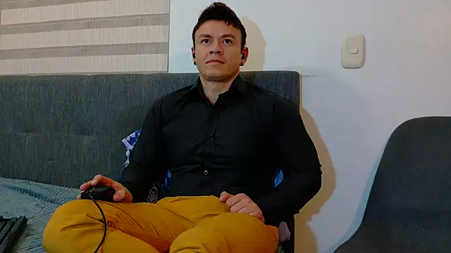Snapshot of MarksMuscle chatting on October 4, 5:45 am MarksMuscle online show from October 4, 5:45 am