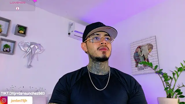 JordanSmiith  online show from March 17, 8:44 pm