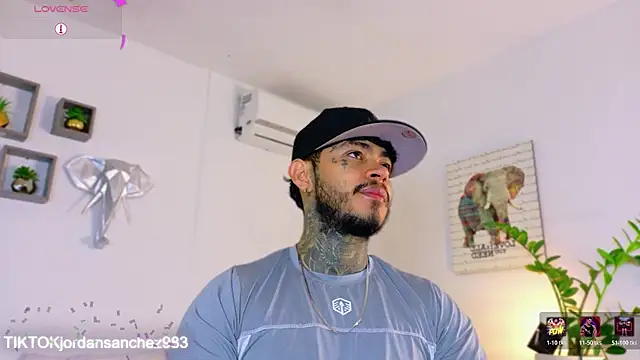 JordanSmiith  online show from March 4, 8:38 pm