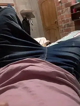 SwiggedThaw online show from September 29, 9:21 pm