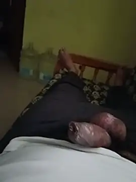 aaronfinch345 online show from July 27, 9:38 am