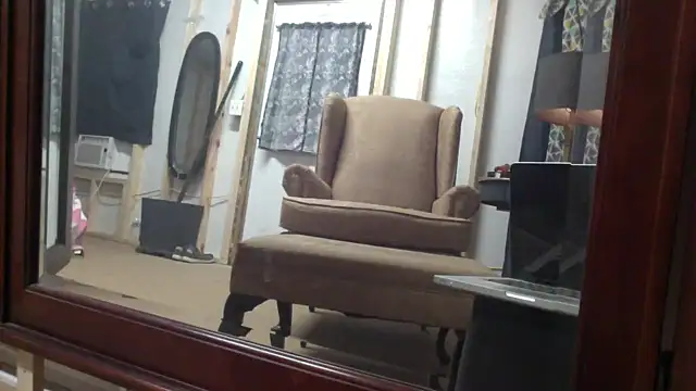 Onesieboy4daddys online show from September 15, 6:04 am