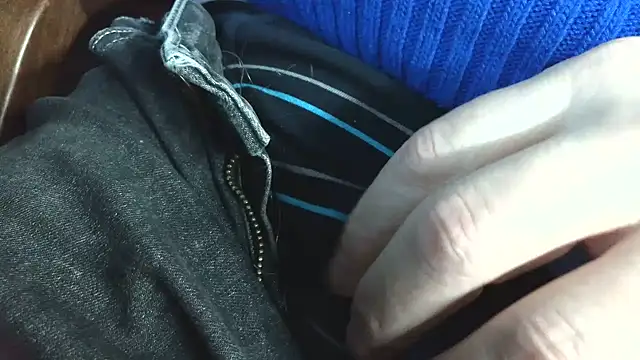 smoothandtiny online show from April 7, 7:41 am