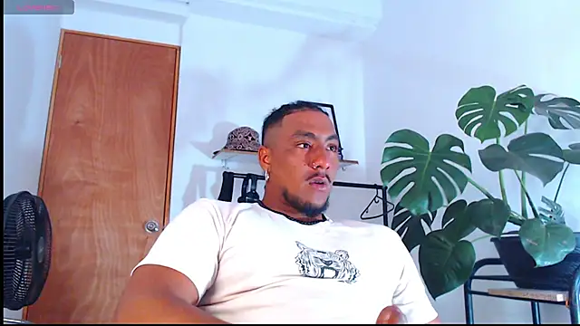 yosoy enzo2020 online show from February 19, 5:27 pm