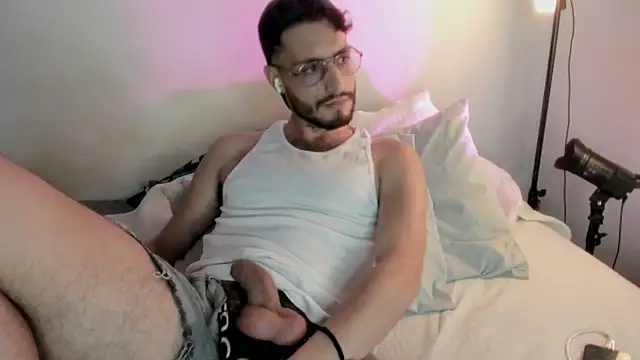 axel giracr online show from January 19, 3:18 am