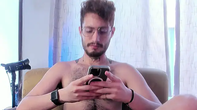 axel giracr online show from February 8, 6:55 pm