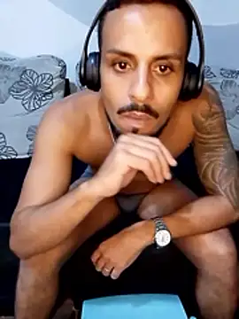 CasadoFavella online show from April 28, 2:11 pm