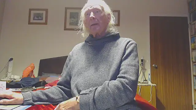 Snapshot of WaverlyKernow chatting on October 10, 9:39 pm WaverlyKernow online show from October 10, 9:39 pm