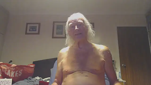 Snapshot of WaverlyKernow chatting on September 20, 8:20 pm WaverlyKernow online show from September 20, 8:20 pm