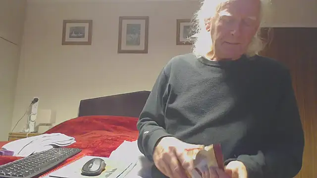 WaverlyKernow online show from December 15, 3:31 pm