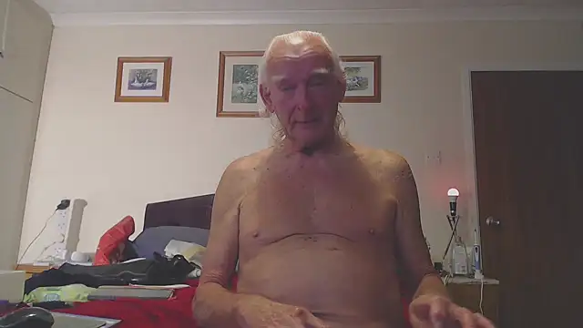 Snapshot of WaverlyKernow chatting on October 5, 12:20 pm WaverlyKernow online show from October 5, 12:20 pm